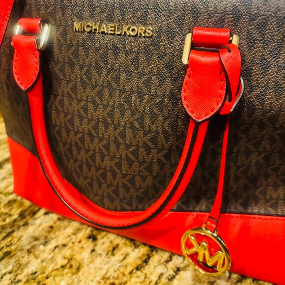 Large Michael Kors Bag Purse Crossbody Red Holidays barely worn - Picture 4 of 5